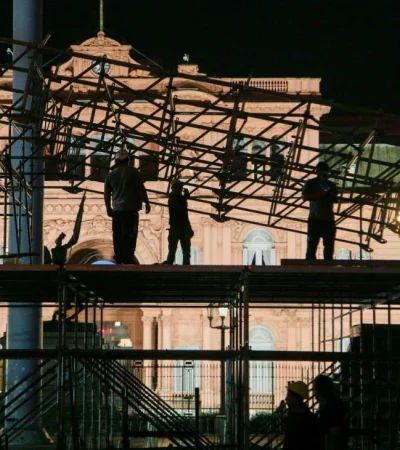 casa-rosada-acto-25-de-mayo-jpg.