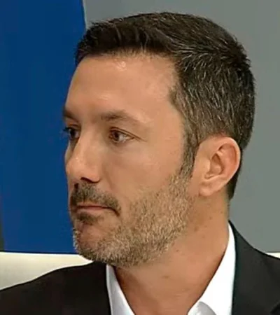 entrevista-petri3-png.