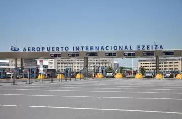 Urgente: cierran el aeropuerto de Ezeiza este viernes y reprograman decenas de vuelos