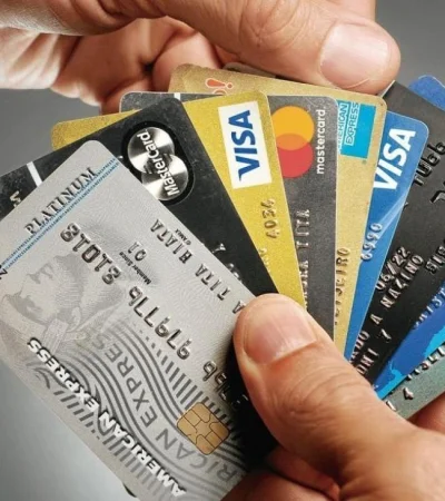 Aumentan los rechazos de las tarjetas de crédito por falta de 'límite'.