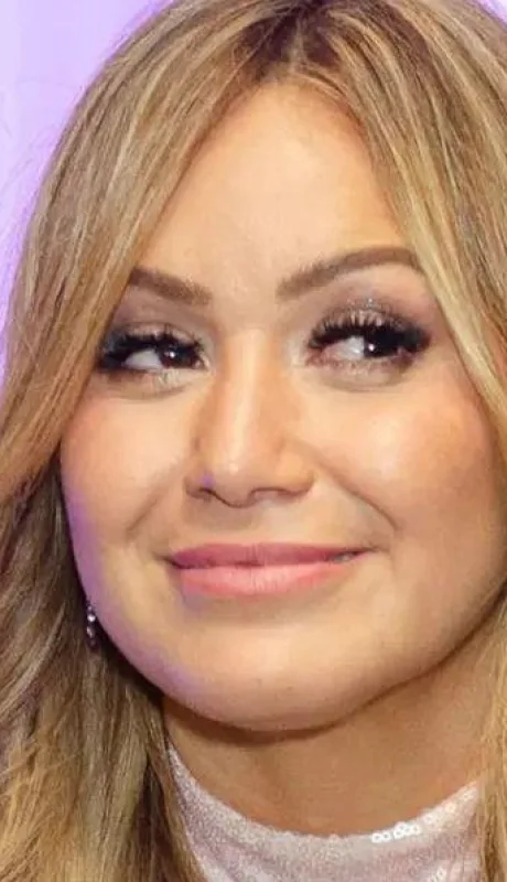 karina-la-princesita-cuernos-parejas-novias-png.