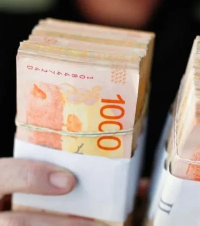 pesos-argentinos-1-png.