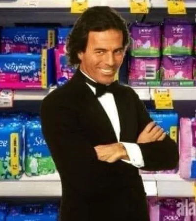 julio-2023-memes-fotos-cantante-espanol-jpeg.