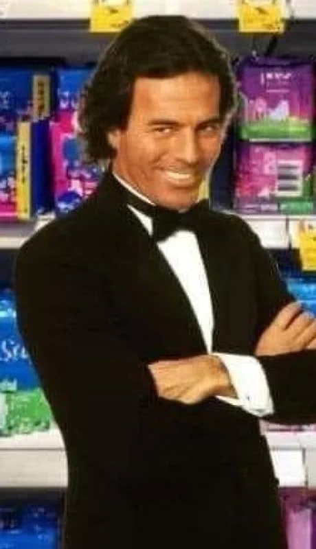 julio-2023-memes-fotos-cantante-espanol-jpeg.