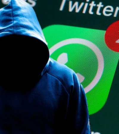 whatsapp-espia-mensajes-camra-microfono-audio-png.