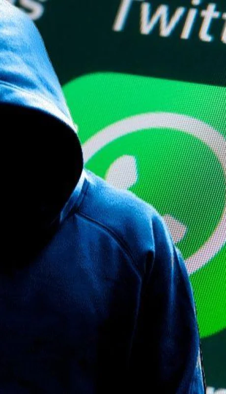 whatsapp-espia-mensajes-camra-microfono-audio-png.