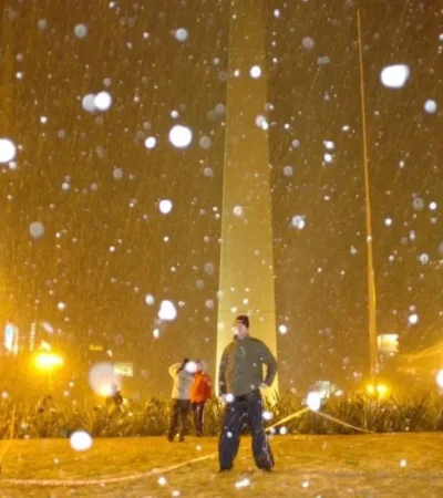 9-de-julio-de-2007-la-ultima-gran-nevada-en-buenos-aires-264431-1-1280-webp.