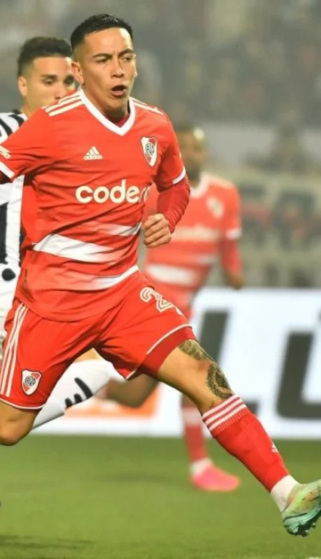 f1hjk8zxgaaoilm-jpg.