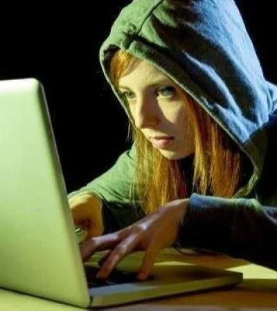 stalkear-es-una-practica-muy-rjkwxyphe-640x361-jpg.