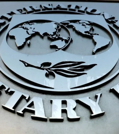 Argentina busca acordar un nuevo programa con el FMI que le garantice la llegada de fondos frescos.