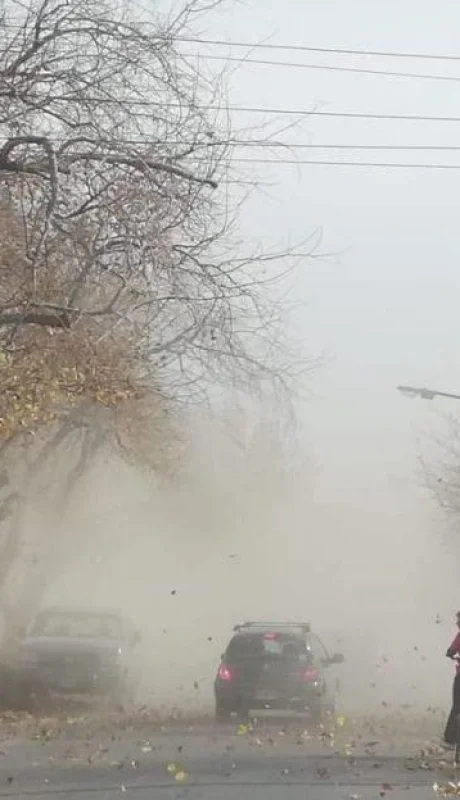 Llega el viento Zonda a Cuyo, se retira el calor y hay alerta por granizo