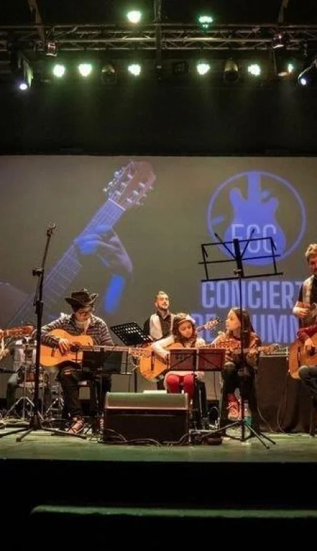 escuela-guitarras-y-cuerdas-jpg.