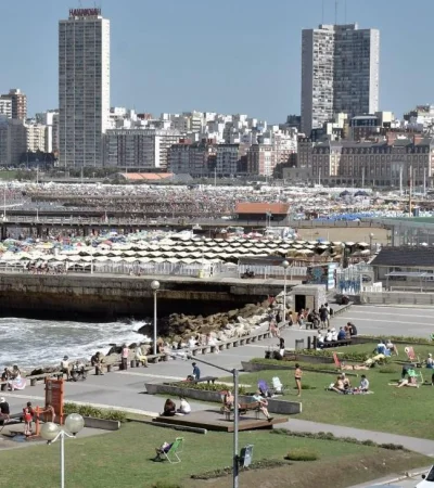 1676927107230220673-jpg.