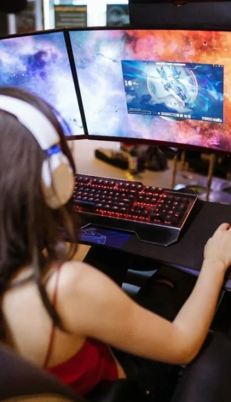 pexels-rdne-stock-project-7915289-jpg.