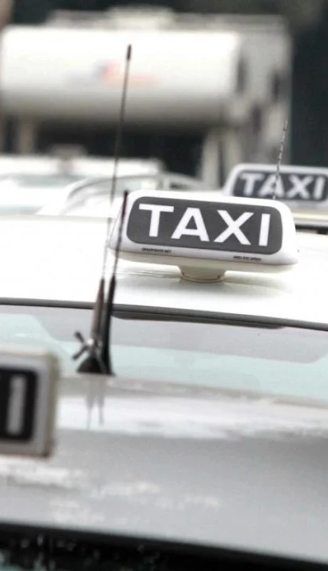 cartel-de-taxi-roma-1-jpg.