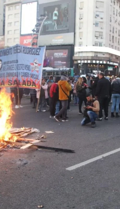 1691704807230810672-jpg.