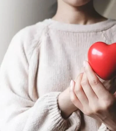 mujer-corazon-t-jpg-webp.