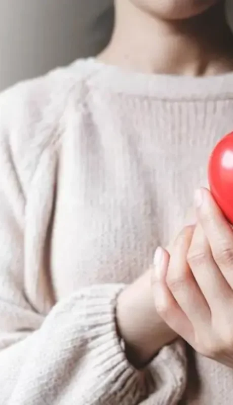 mujer-corazon-t-jpg-webp.