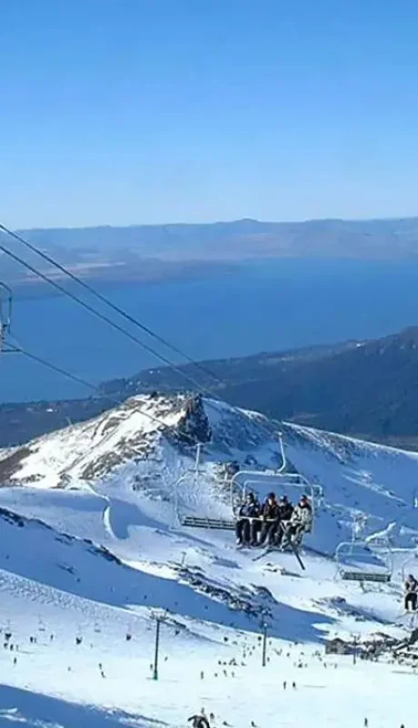 bariloche-premiado-uno-de-los-mejores-destinos-del-mundo-para-esquiar-nieve-catedral-patagonia-argentina-invierno-1653905368512-1280-webp.
