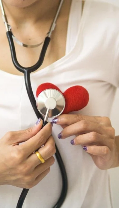 pexels-puwadon-sangngern-5340270