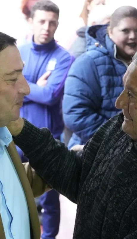 f6y5mcoweaayud9-jpeg.