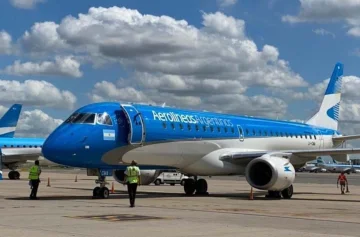 Firmaron un gran acuerdo Anses con Aerolíneas para que los jubilados tengan 20% de descuentos