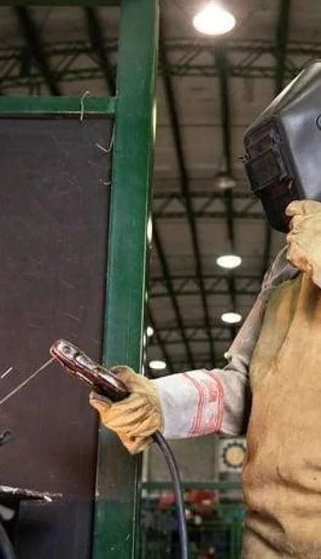 empleo-sueldos-2023-paritarias-inflacion-ganan-jpg.