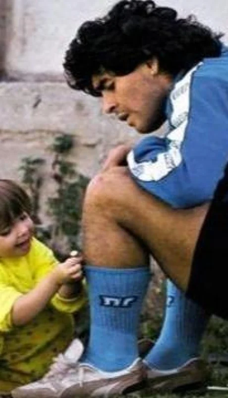tmb1-diego-armando-maradona-junto-dalma-foto-instagram-dalma-maradona-146167-130803-jpg.