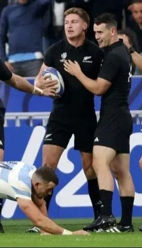 whatsapp-image-2023-10-20-at-16-33-32-jpeg.