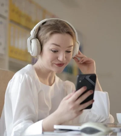 pexels-andrea-piacquadio-3784428-jpg.