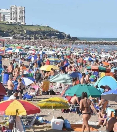 Ideas para pasar un día en la playa con familia y amigos