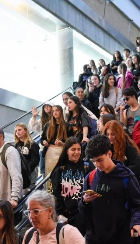 f8emva2xcaaajp6-jpg.