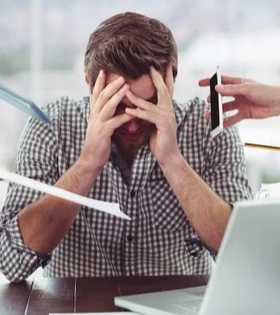 salud-estres-mente-trabajo-png.