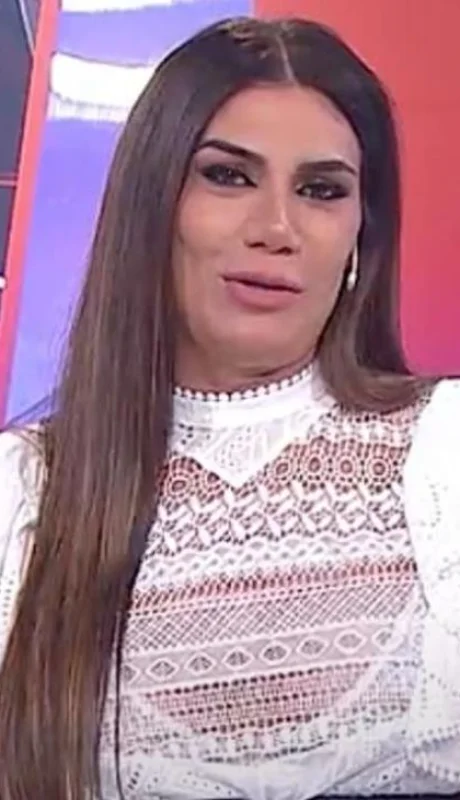 angel-de-brito-flor-de-la-v-marcela-tauro-png.