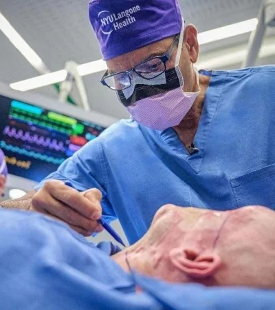 cirujanos-en-eu-realizan-el-primer-trasplante-de-ojo-completo-del-mundo-8802html-trasplante-de-ojojpg-8216html-cea28b51-cfb2-4c5d-ab46-3840f1c74300-1-