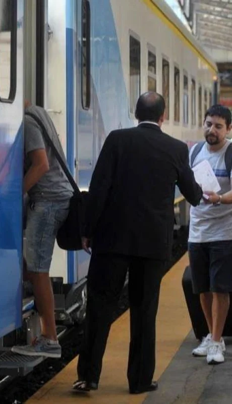 Anuncian un aumento de 40% en la tarifa de los trenes metropolitanos