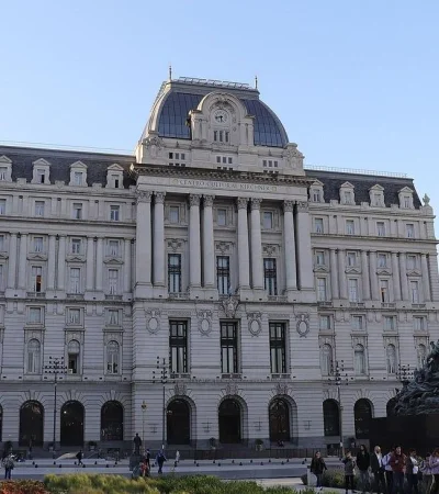 buenos-aires-centrum-kirchner-jpg.