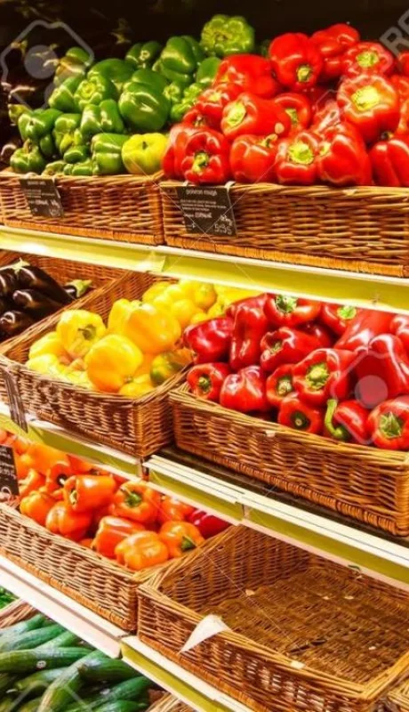 25772166-seccion-de-verduras-en-el-gran-supermercado-de-la-ciudad-jpg.