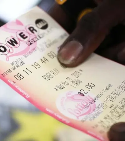 221105184656-sorteo-powerball-loteria-eeuu-michael-roa-mirador-mundial-cnn-00013820-full-169-webp.