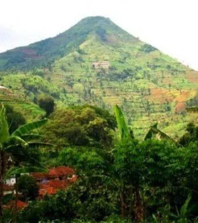 piramide-de-gunung-padang-png.