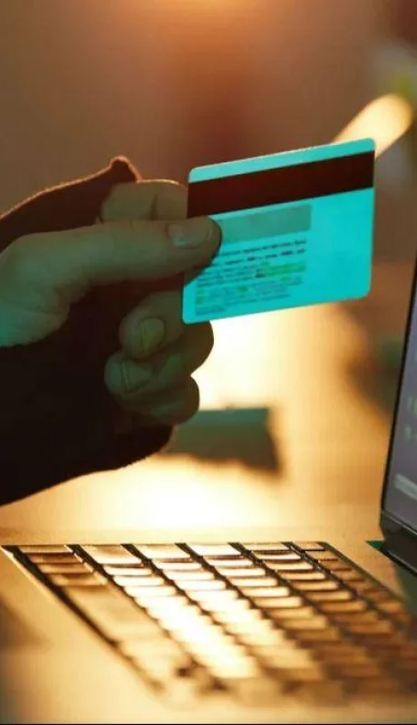 tarjeta-hackers-datos-bancos-png.