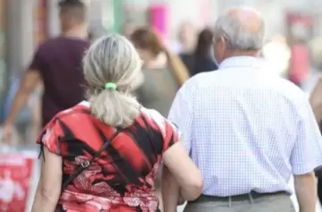 Cada jubilado "aportó" $653.000 en el año para sostener el superávit