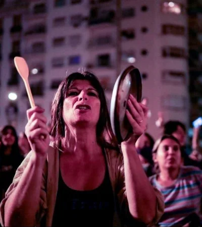cacerolazo-jpg.