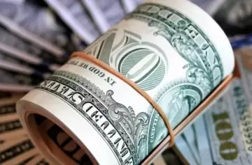 El dólar blue récord tocó por primera vez los $1.450 y quedó a tiro del "tarjeta"