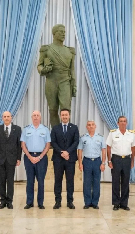 petri-y-funcionarios-jpeg.