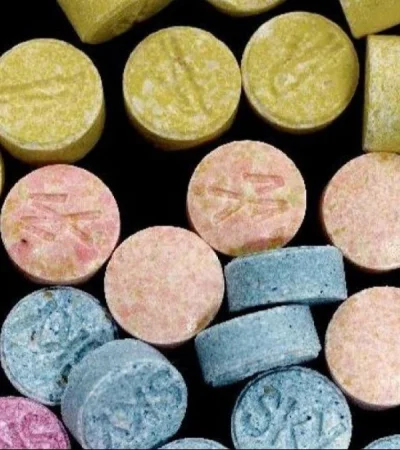 drogas-sinteticas-pastillas-electronica-png.