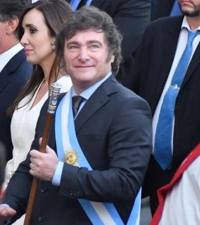 1704930385240110719-jpg.