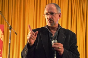 Alejandro Castro Santander: "La educación necesita regulación"