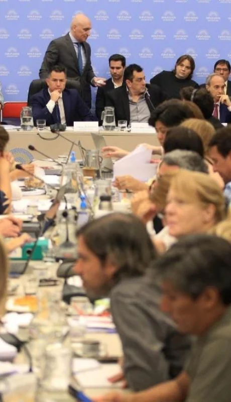 1704980419240111504-jpg.