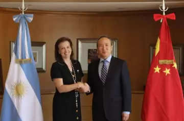 La canciller Diana Mondino reafirmó la relación bilateral con China
